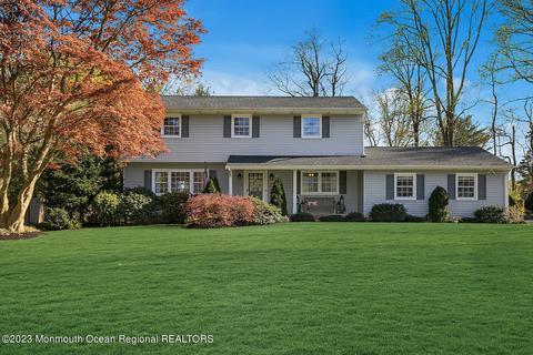 92 Heights Ter, Middletown, NJ 07748