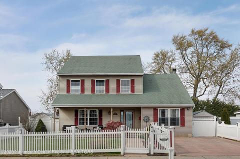 613 Park Ave, Union Beach, NJ 07735