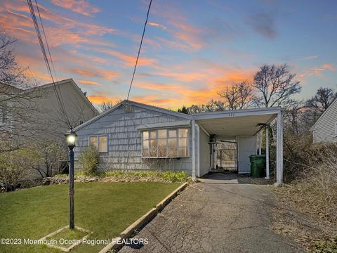 111 Kendall Dr, Sayreville, NJ 08859