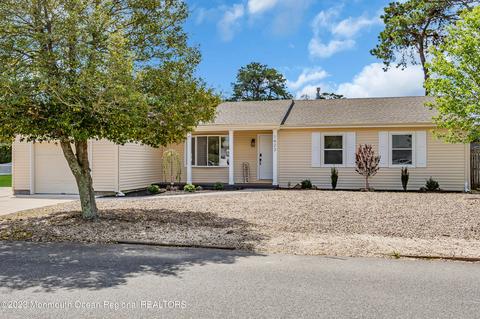 1423 Leguene Ave, Forked River, NJ 08731