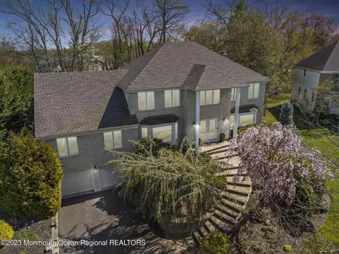 25 Opatut Ct, Morganville, NJ 07751