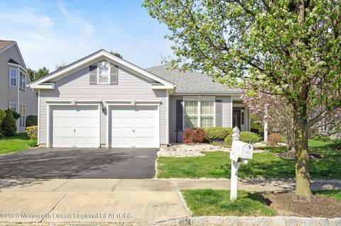 32 Bunker Hill Dr, Allentown, NJ 08501