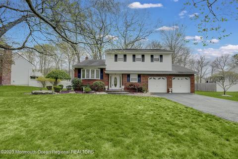 40 Gettysburg Dr, Manalapan, NJ 07726