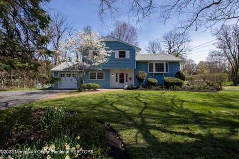 2 Queens Dr, Little Silver, NJ 07739
