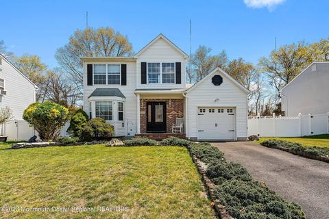 16 Hialeah Ct, Howell, NJ 07731