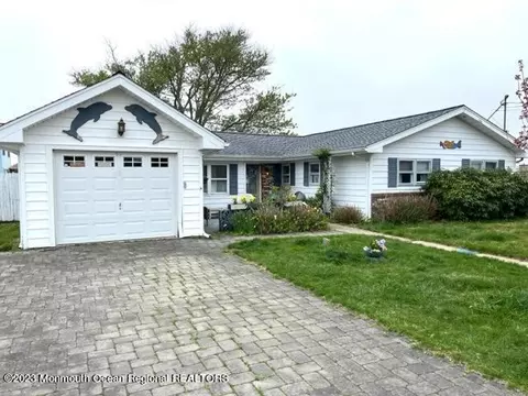 266 Bay Shore Dr, Barnegat, NJ 08005