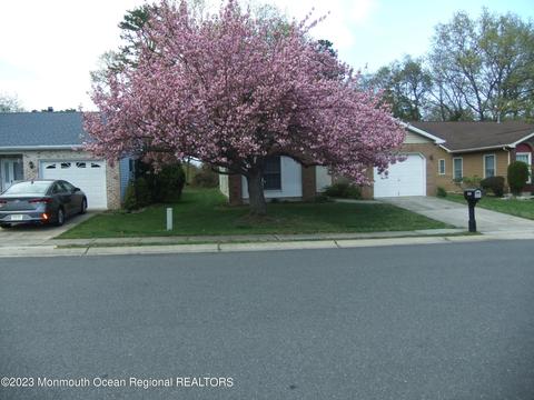 1504 Alpen Ln, Toms River, NJ 08755