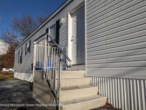 63 First St, Manchester, NJ 08759