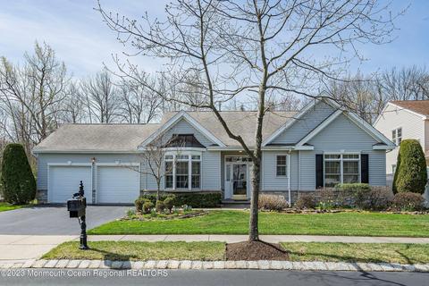 32 Chesapeake Dr, Holmdel, NJ 07733
