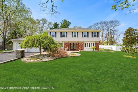 69 Bunker Hill Rd, Freehold, NJ 07728