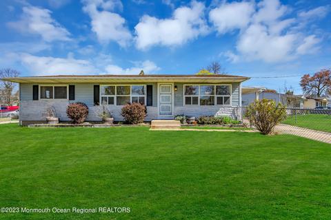 545 Windsor Ave, Maple Shade, NJ 08052
