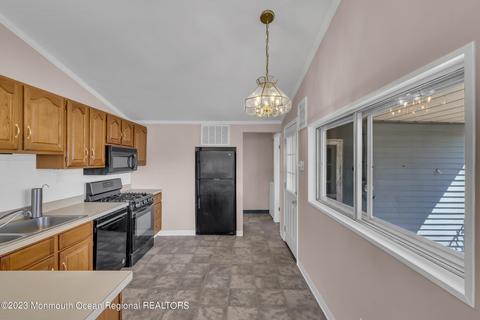 545 Windsor Ave, Maple Shade, NJ 08052 photo 20