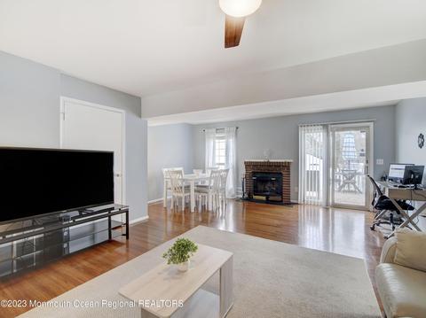 15 Kim Ct, Jackson, NJ 08527