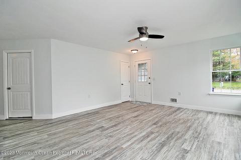 13 Lancaster Ct, Forked River, NJ 08731 photo 9