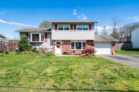 26 Brookwood Pkwy, Jackson, NJ 08527