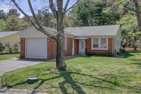 202 Constitution Blvd, Whiting, NJ 08759