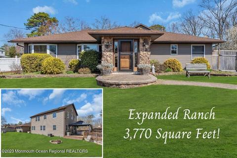 1760 Mohawk Dr, Toms River, NJ 08753