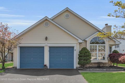 2475 Woodbine Ln, Toms River, NJ 08755