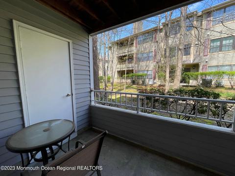 802 Meadow Ct, Helmetta, NJ 08828 photo 17