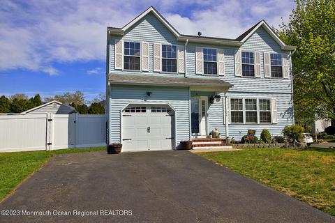 54 Davids Ln, Howell, NJ 07731