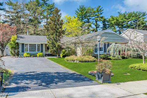 26 Inglewood Ln, Aberdeen, NJ 07747
