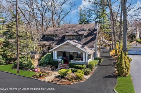 6 Clicwood Ct, Ocean, NJ 07712