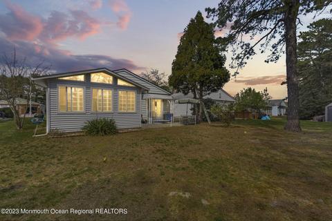 108 Pulaski Blvd, Toms River, NJ 08757