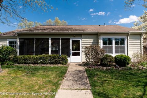 666 Farrington Ct # b, Manchester, NJ 08759