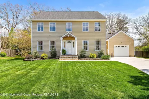 325 Deer Lake Ct, Manahawkin, NJ 08050