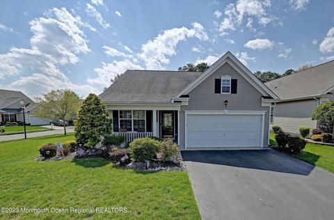 41 Balmoral Dr, Jackson, NJ 08527