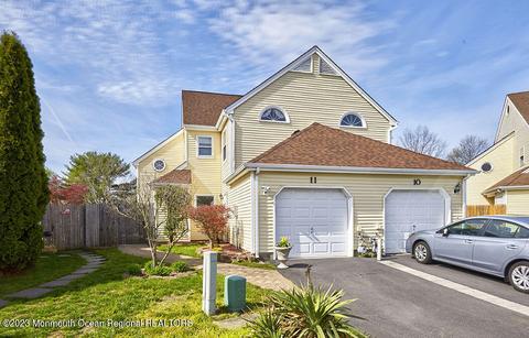 11 Hawthorne Ct, Freehold, NJ 07728