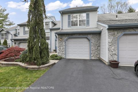 16 Hancock Ln, Manalapan, NJ 07726