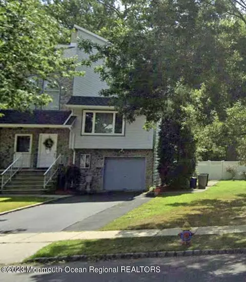 25 Lone Star Ln, Manalapan, NJ 07726