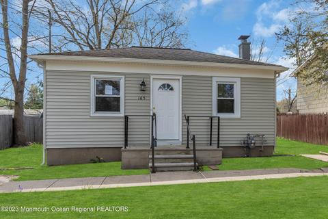 165 W 6th St, Howell, NJ 07731
