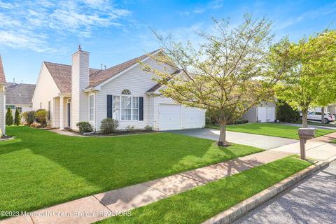 18 Orchid Ln, Brick, NJ 08724