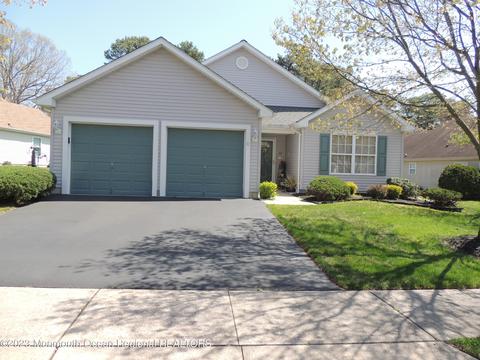 11 Ridgemont Ln, Manchester, NJ 08759