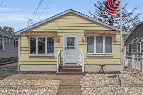 515 E Lakewood Ave, Ocean Gate, NJ 08740