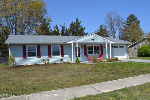 22 Fresno St, Barnegat, NJ 08005