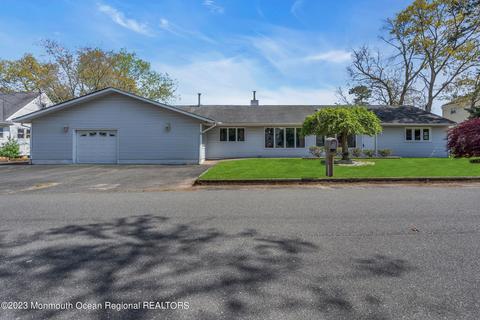 745 Ensign Ave, Beachwood, NJ 08722