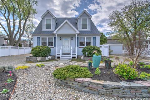 510 E Bayview Ave, Ocean Gate, NJ 08740