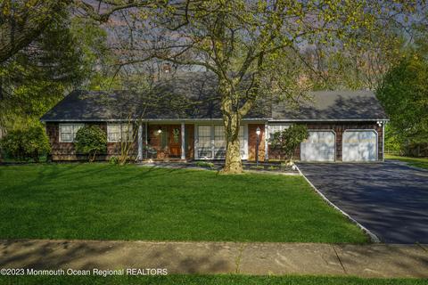 42 Hibernia Way, Freehold, NJ 07728