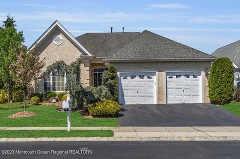 18 Glen Eagles Way, Monroe, NJ 08831