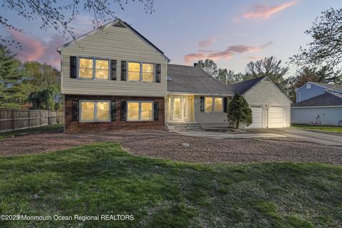 66 Cannonade Dr, Marlboro, NJ 07746