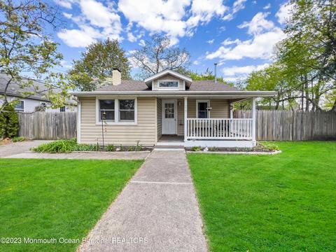 117 Capstan Ave, Beachwood, NJ 08722