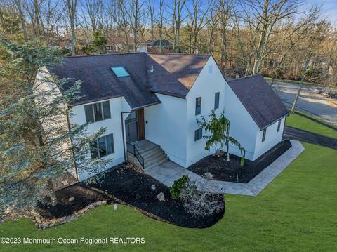 2 Bryan Ct, Ocean, NJ 07712