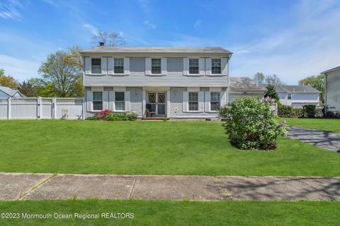 723 Vivian Dr, Toms River, NJ 08753