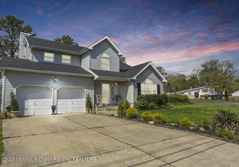 411 Tennessee Dr, Brick, NJ 08723