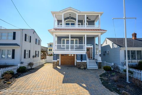 214 Iroquois Ave, Beach Haven, NJ 08008