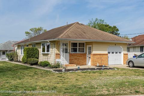 4 Mount Nebo Ln, Toms River, NJ 08753