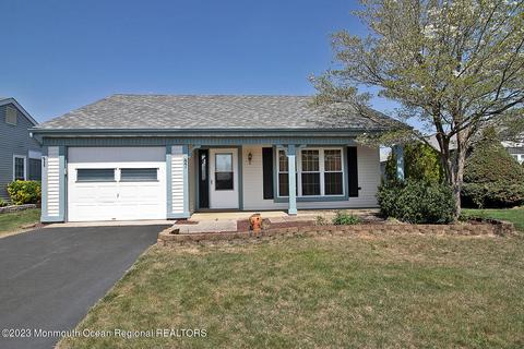 87 Mansfield Ave, Manchester, NJ 08759